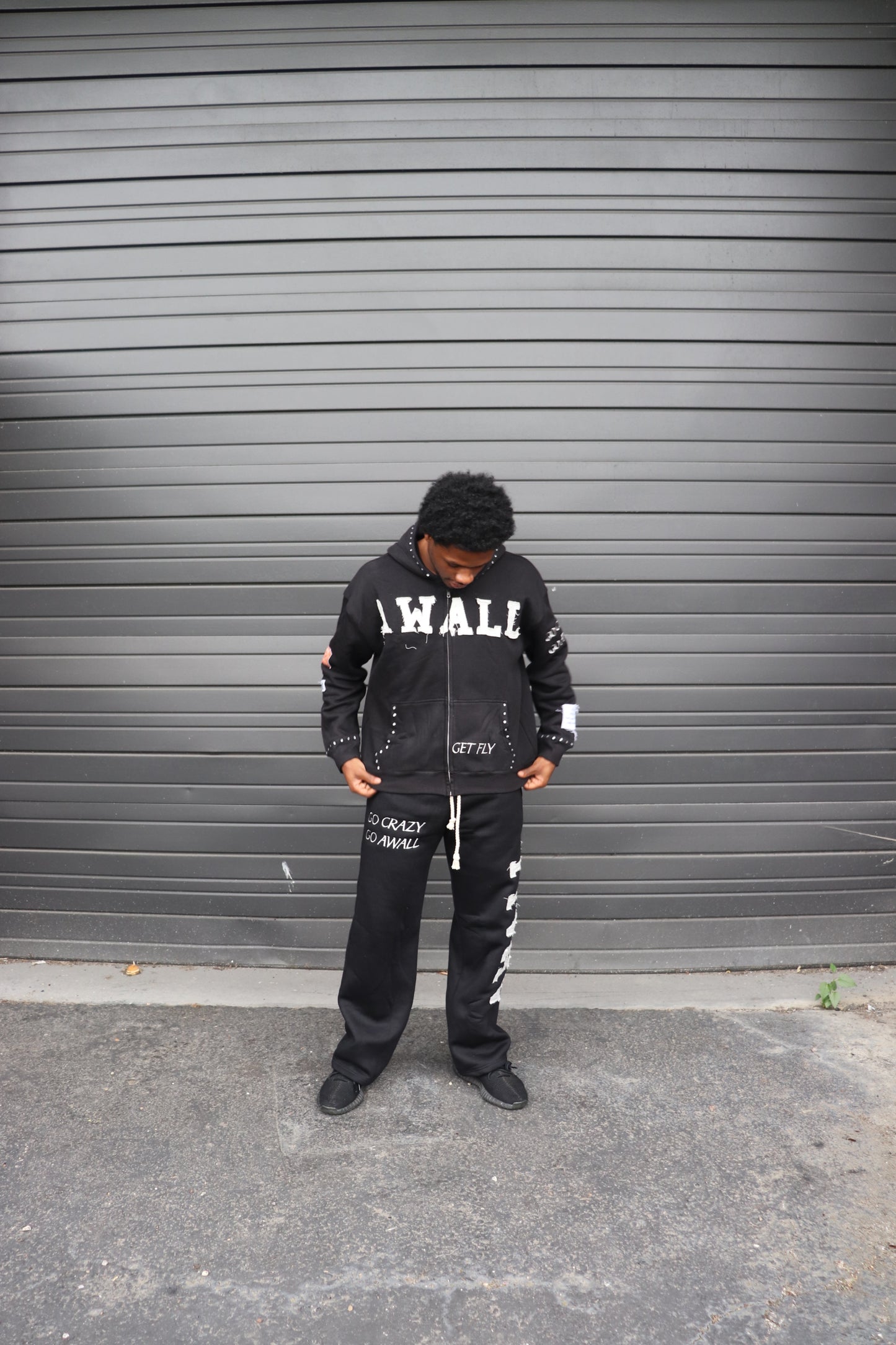 GO AWALL Sweatsuit (black)