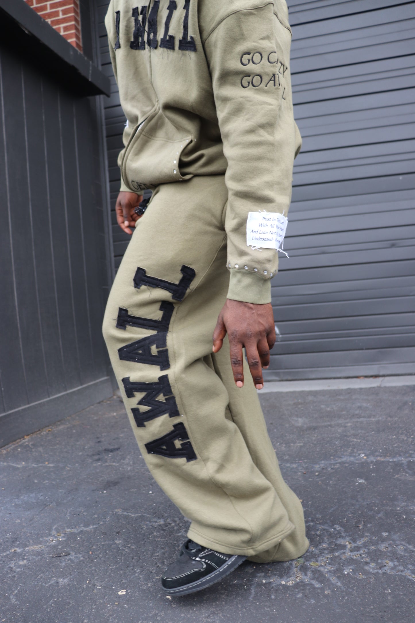 GO AWALL Sweatsuit (green)