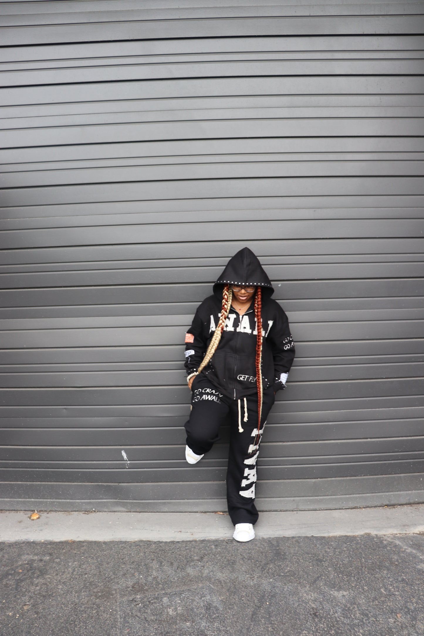 GO AWALL Sweatsuit (black)